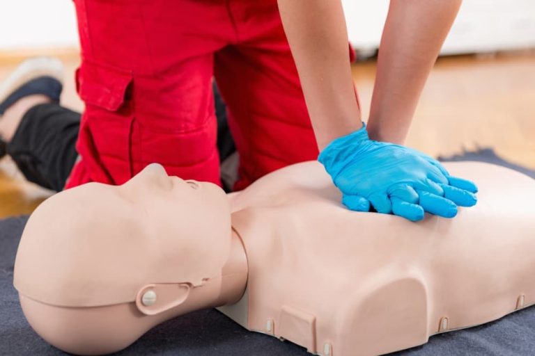 CPR and First Aid Classes in Sacramento: Lifesaving Skills for Everyone