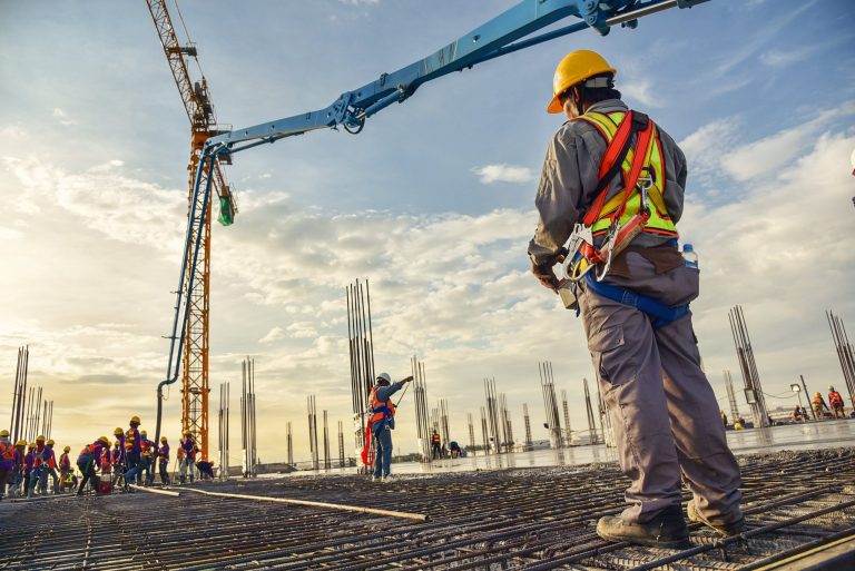 Maximizing Construction Efficiency with Building Estimator Services